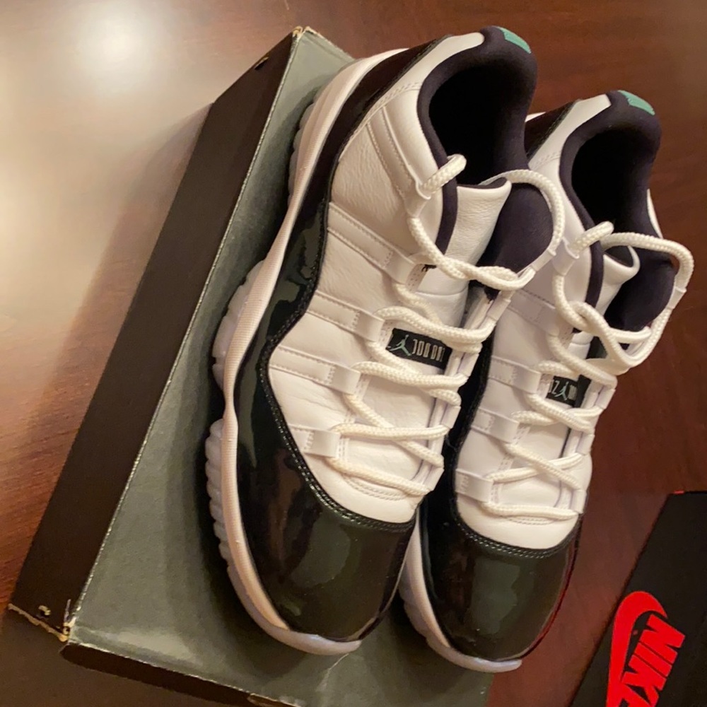 Men Jordans 11